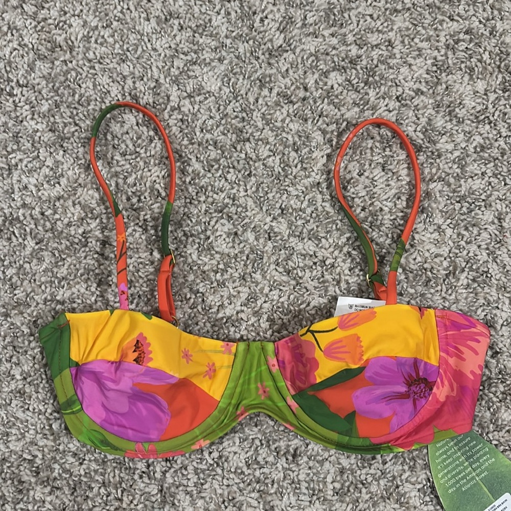 NWT FARM Rio Romantic Garden Bikini Top XS - Picture 3 of 9